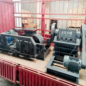 小型對輥機和顎破機發(fā)貨圖片_發(fā)往山東招遠(yuǎn)_破碎青石