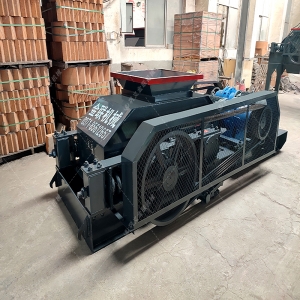 2PG500X750對輥破碎機發(fā)貨圖片_發(fā)往廣東佛山_破碎石英砂