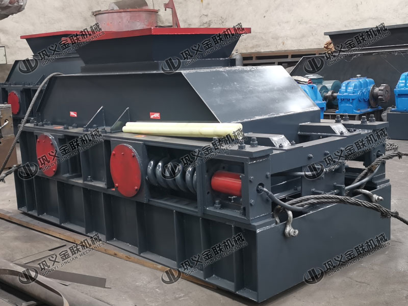 時產(chǎn)100噸花崗巖制砂機多少錢一臺，可以選擇的型號多嗎？