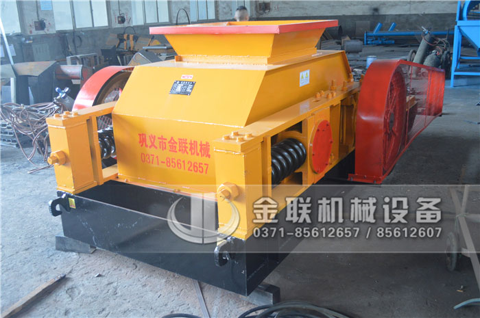 大型狼牙式破碎機在使用后要對各個部件進行檢查 大型狼牙式破碎機在使用后要對各個部件進行檢查