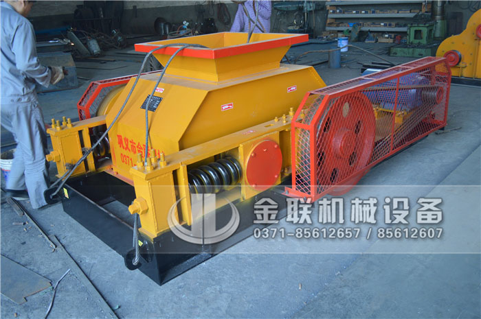 小型爪型強(qiáng)力破碎機(jī)投資少、見效快 小型爪型強(qiáng)力破碎機(jī)投資少、見效快