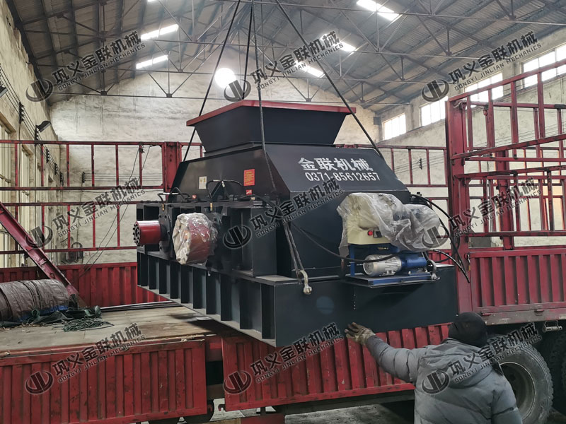 液壓對輥破碎機相較于彈簧對輥破碎機有什么區別呢？