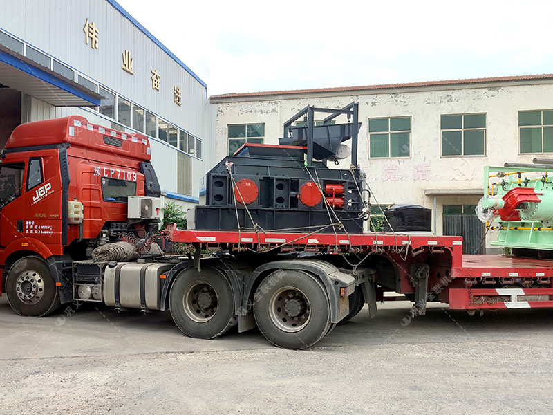 1000x700全自動液壓對輥制砂機設備發貨圖片