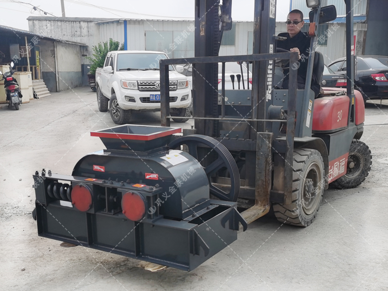 2pg400X250小型對(duì)輥破碎機(jī)發(fā)貨圖片_發(fā)往湖南長(zhǎng)沙_破碎石英沙 2pg400X250小型對(duì)輥破碎機(jī)發(fā)貨圖片_發(fā)往湖南長(zhǎng)沙_破碎石英沙