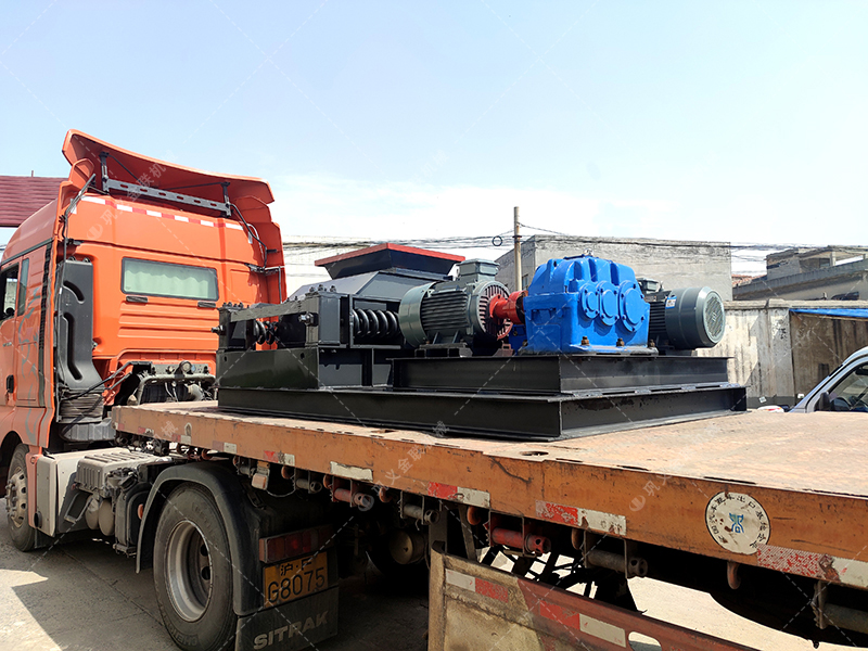 石膏破碎用什么設備？雙齒輥破碎機廠家哪家好？