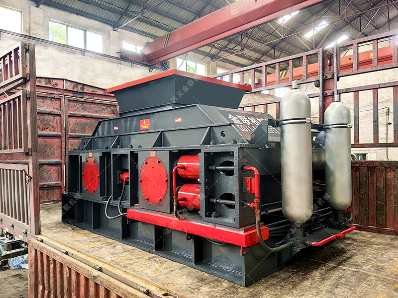 液壓對(duì)輥制砂機(jī)破碎一噸瓜米石，能出多少砂子？