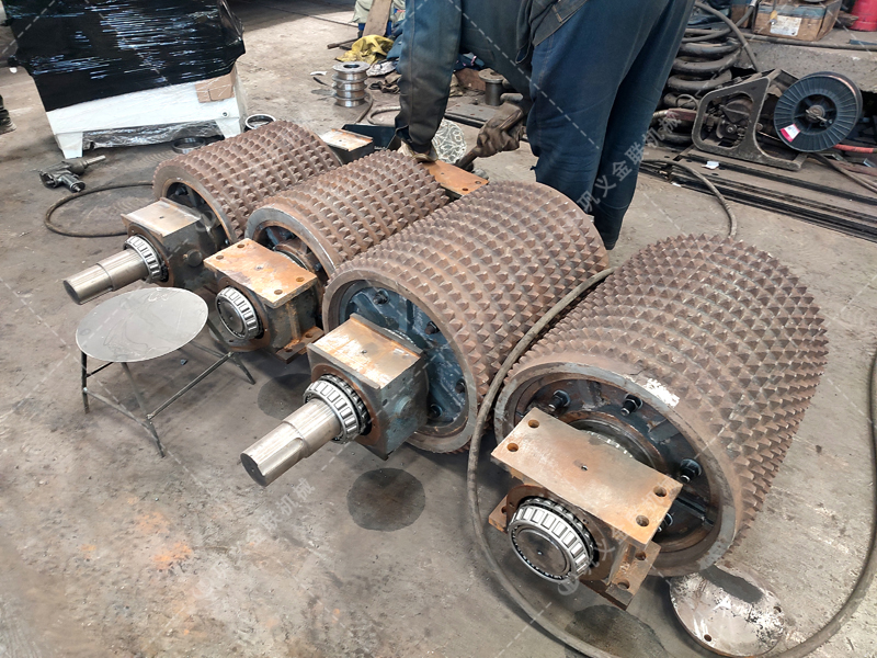 焦炭破碎粒度不達標?狼牙輥的 “齒形優化” 如何解決問題? 焦炭破碎粒度不達標?狼牙輥的 “齒形優化” 如何解決問題?